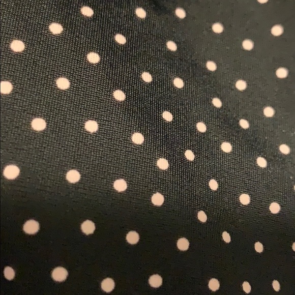Cami. Black with pink polka dots. 32 E. - Picture 4 of 6